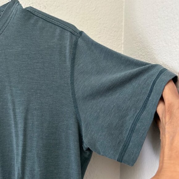 Lululemon Fundamental Running Tee Shirt Activewear Blue Sz M - Picture 4 of 5